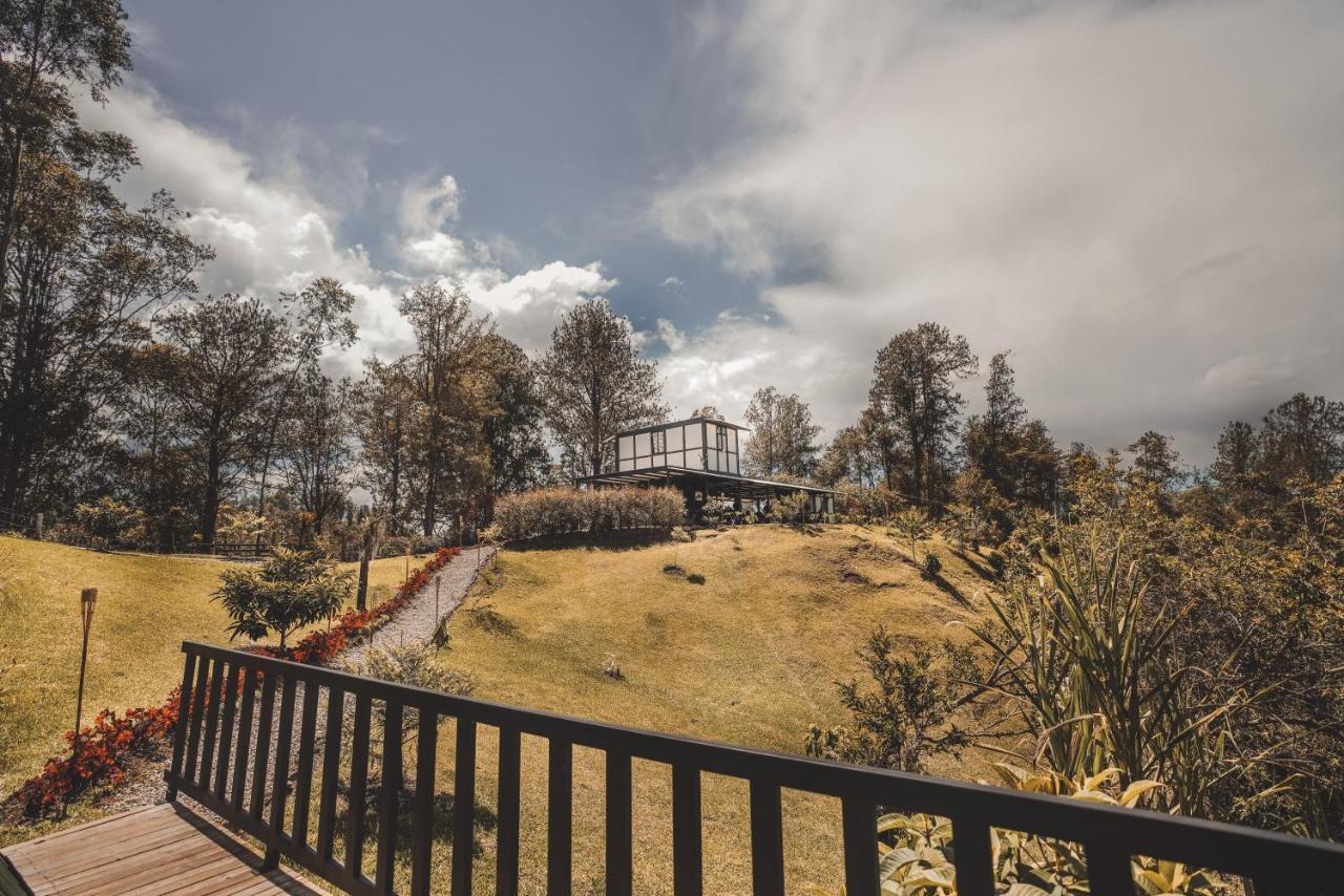 Cardinal Glamping Hotel Guatape Exterior photo
