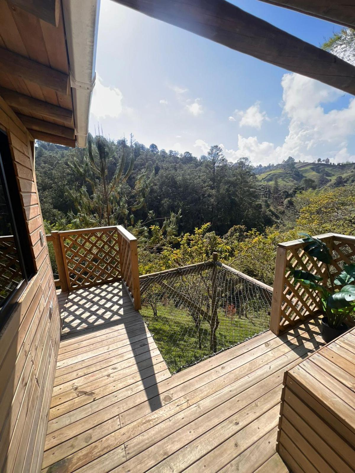 Cardinal Glamping Hotel Guatape Exterior photo